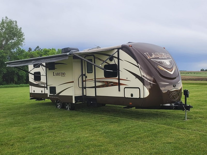 Prairie Lakes RV sells used travel trailers.